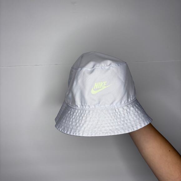 REVERSIBLE NIKE‎ BUCKET HAT - Picture 3 of 3